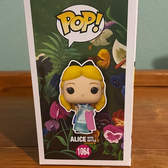 Alice in wonderland Funko pop #1064 - Picture 4 of 6